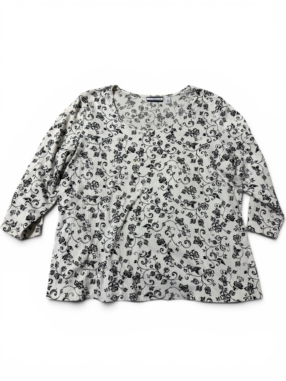 Croft & Barrow Women’s Black & White Floral Scoop Neck Top